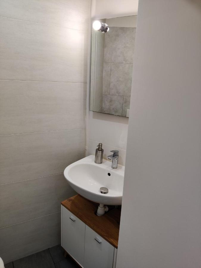 Appartement Cosy Avec Parking Proche Gare Dombasle-sur-Meurthe Exterior photo